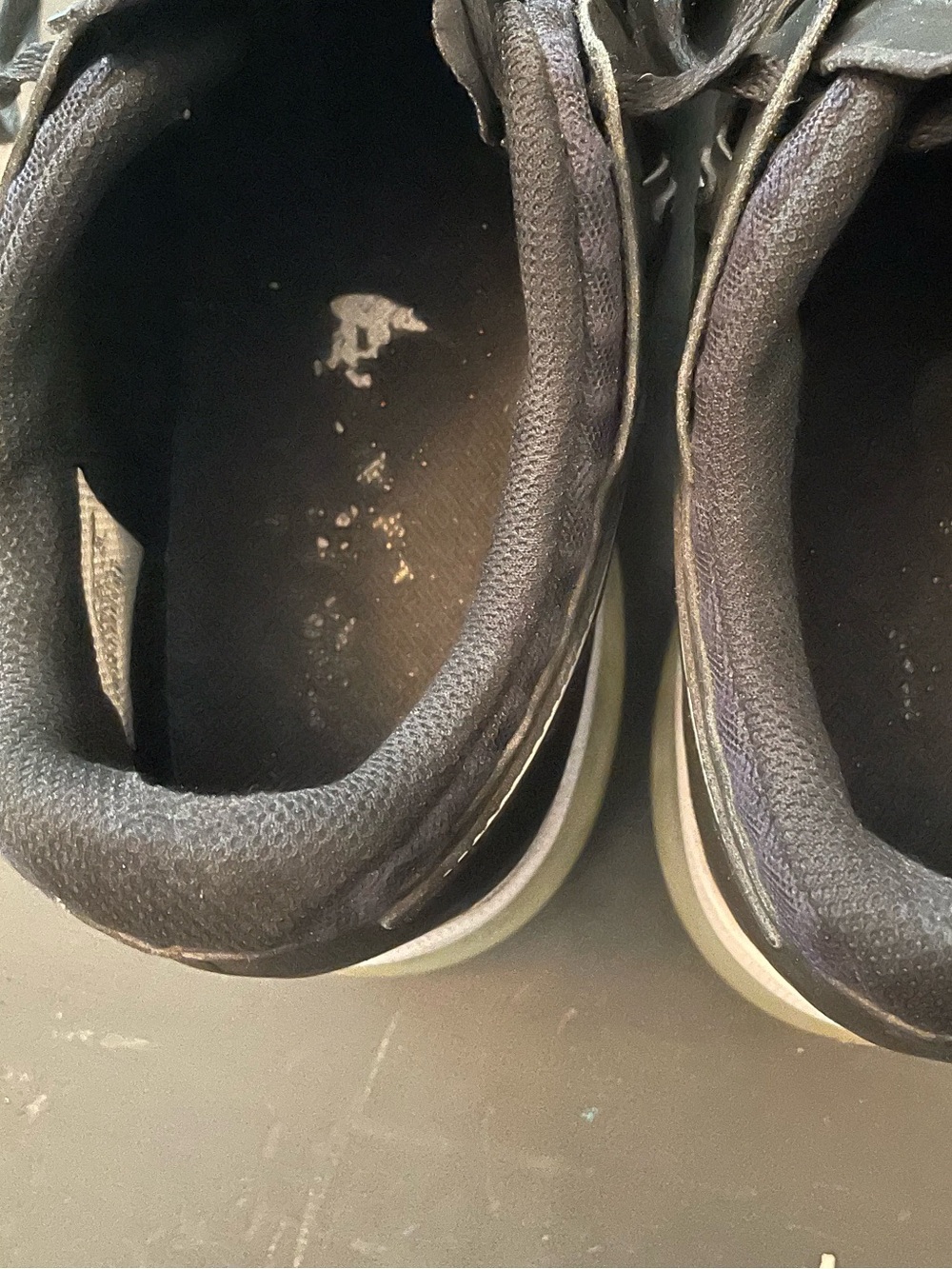 Nike Men's Black and White Athletic Trainers size 12 - Picture 6 of 6